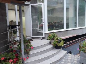 Chirie spatiu  comercial 150 m2  , Sala de dans, Fitness sectorul  Centru Chisinau str. Asachi 31 .