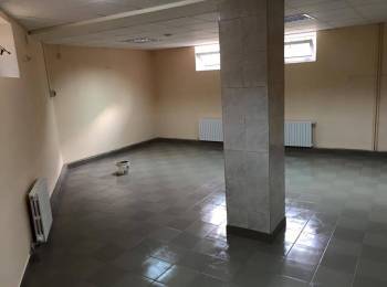 Chirie spatiu 60 m2 [ demisol } Botanica Chisinau .