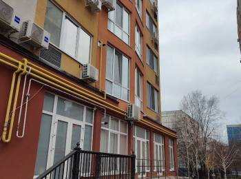 Chirie spatiu comercial 64 m2 Botanica Chisinau . Prima Linie .