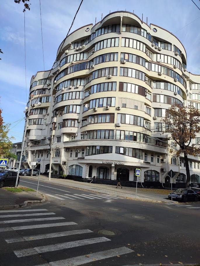 Chirie spatiu comercial 292 m2 Centru Chisinau str. Sfatul Tarii. Ultracentru .