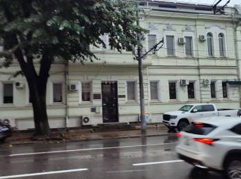 Chirie oficiu 250 m2 et. 3 Centru Chisinau . Prima Linie .