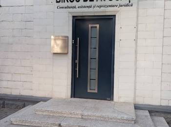 Chirie spatiu 34 m2 Centru Chisinau . Prima Linie .