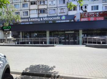 Chirie spatiu comercial 600 m2 Rascani Chisinau . Prima Linie .