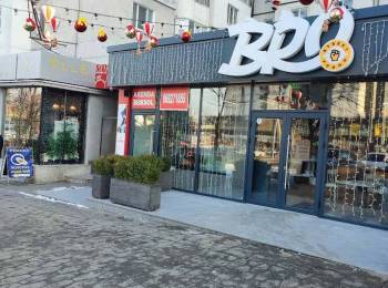 Chirie spatiu comercial 150 m2 Centru Chisinau . Prima Linie .