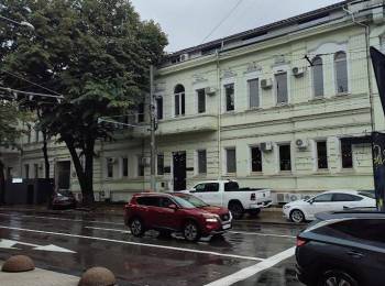 Chirie oficiu 250 m2 Centru Chisinau str. Bucuresti . Prima Linie .