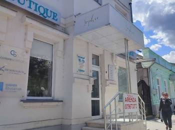 Chirie spatiu comercial 60 m2 Centru Chisinau . Prima Linie .