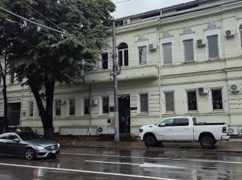 Chirie oficiu 250 m2 et.2 Centru Chisinau .