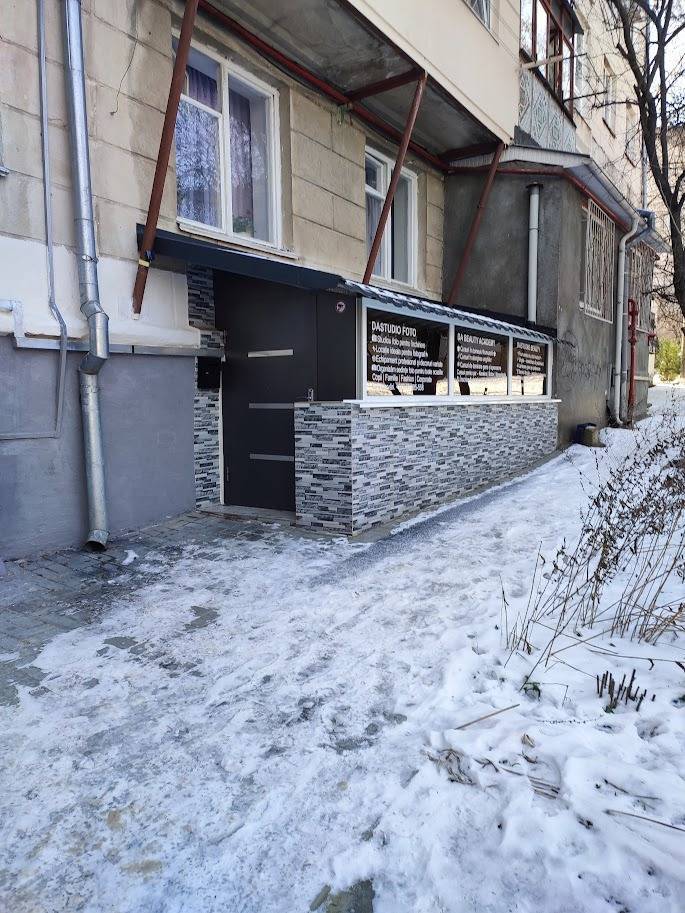 Vanzare spatiu 102 m2 Botanica Chisinau str. Teilor .