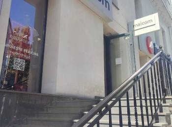 Chirie spatiu comercial 90 m2 Centru Chisinau . Prima Linie .