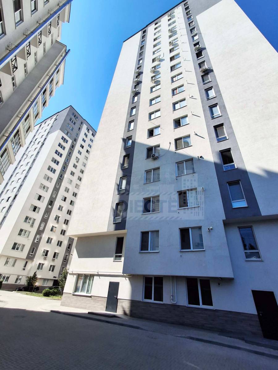 Spatii comercială Tudor Strișcă