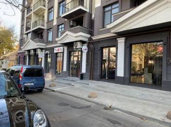Chirie spatiu comercial 100m2 Centru Chisinau srt. Cojocarilor . Prima Linie .