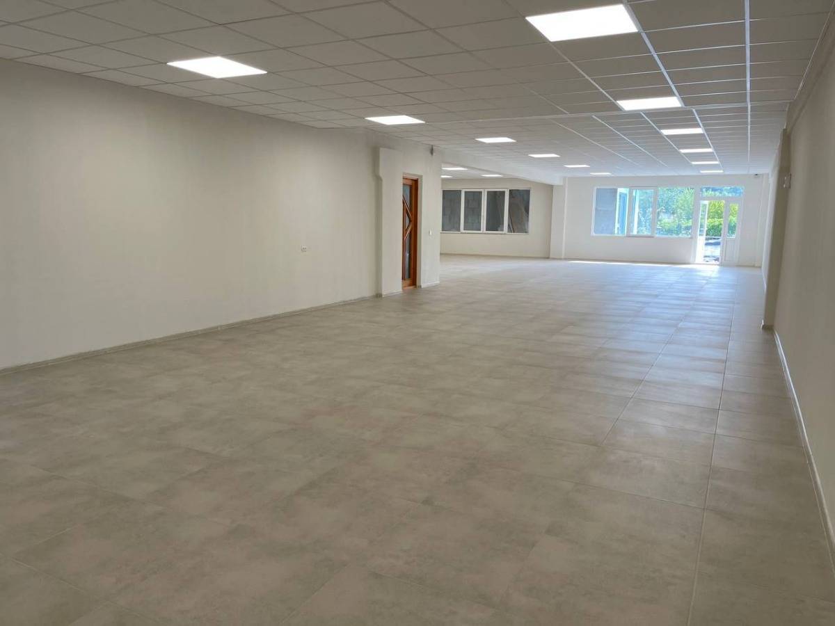 Chirie spatiu 281 m2 Botanica Chisinau .
