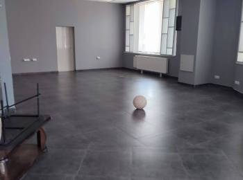 Chirie oficiu 80 m2 Botanica Chisinau . Prima Linie .